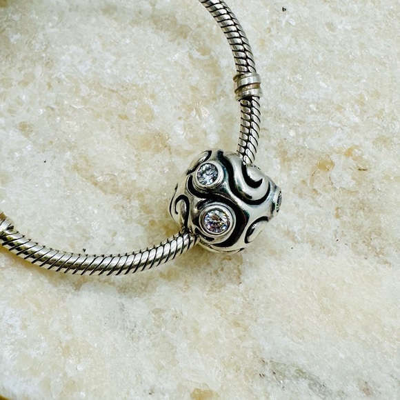 EUC Pandora 790869CZ Sterling Silver Large Day Dream Charm w/ Clear Zirconia - Picture 8 of 13